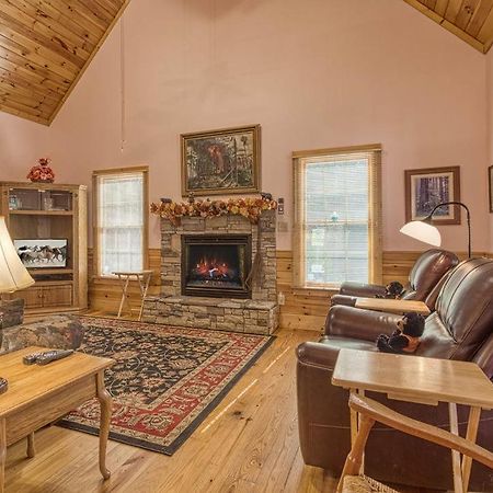 Hemlock Hollow, Pool Access, 1089 Free Tickets Each Paid Day, Dollywood And More Sevierville Exterior photo